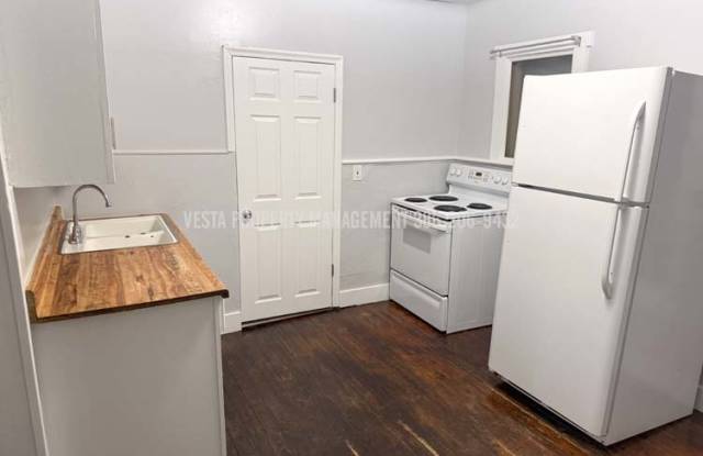 Photo of 2646 Eccles Avenue - 2