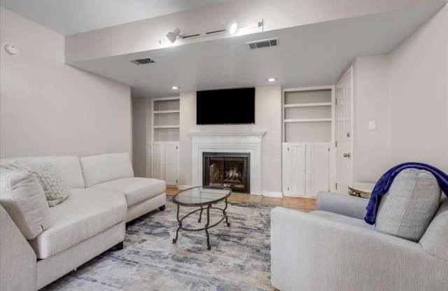 517 E Jefferson Street unit: 45