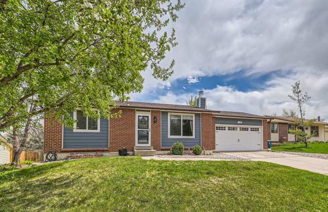 Remodeled 4 Bedroom 2 Bath House In Louisville!
