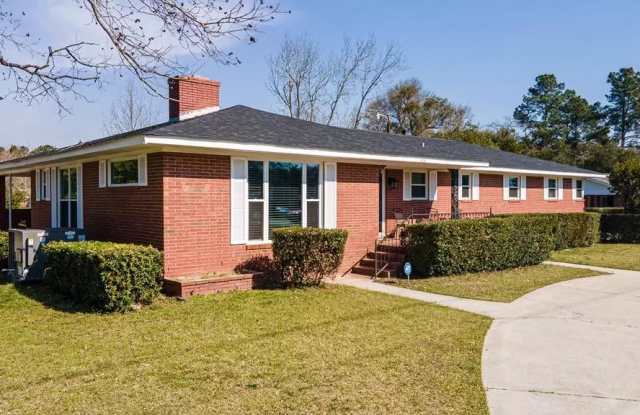 Photo of 614 Camellia Street North East