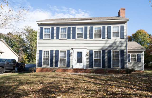 Photo of Billy Graham/I85 area -Two story 3 bed, 2 1/2 bath