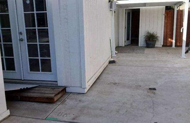 Great over sized ADU separate with private yard
