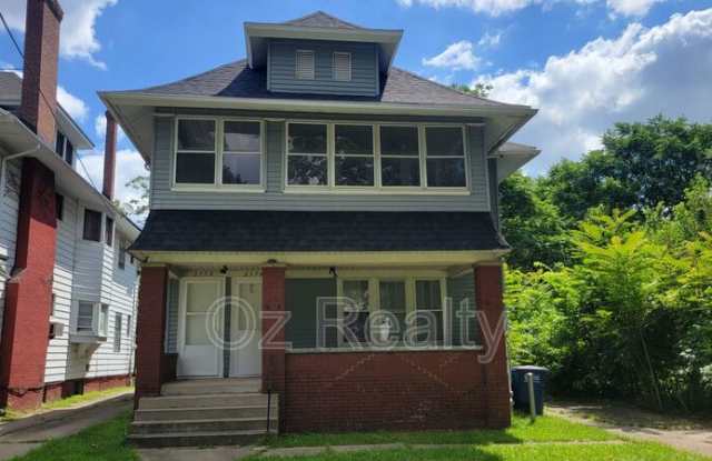 2356 Putnam St, Toledo, OH 43620 - 2356 Putnam St