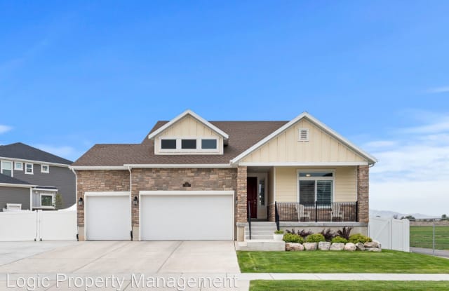 118 S 2300 W - 118 North 2300 West, Kaysville, UT 84037