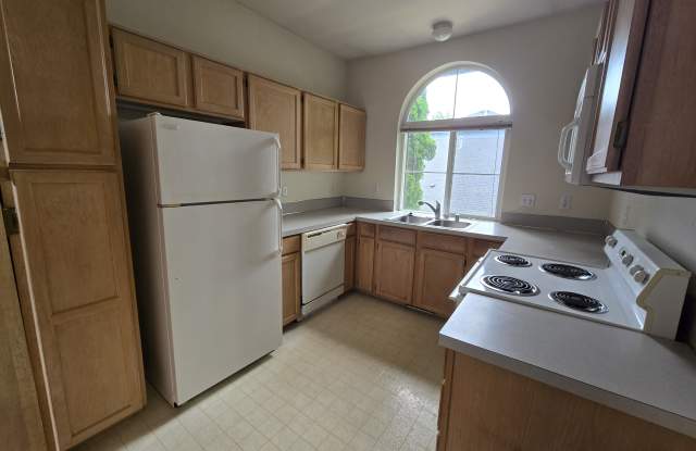 6317-3 Barstow Ln SE