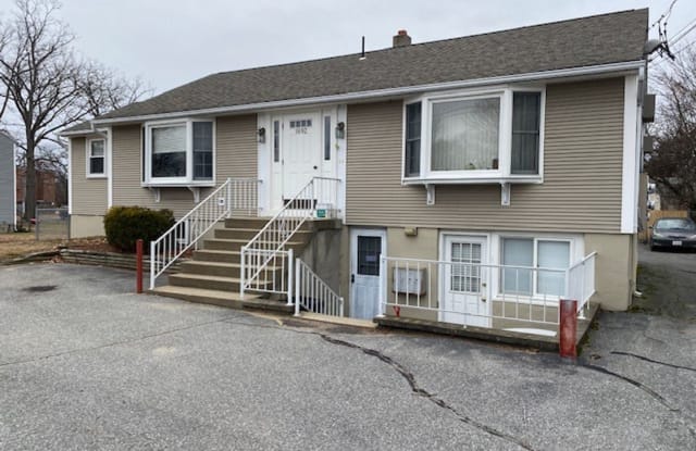 1692 Memorial Dr #1L - 1692 Memorial Drive, Chicopee, MA 01020