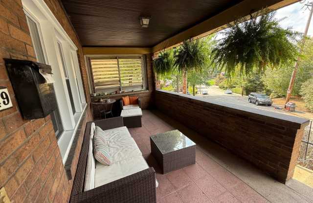 Point Breeze 2 Bed 1 Bath