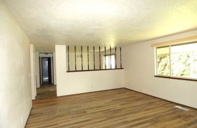 3 bed 1.5 bath home in North Salem