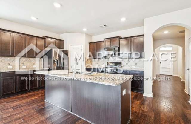 905 Lakeshore Village Pt