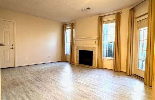 20301 BEECHWOOD Terrace unit: 100