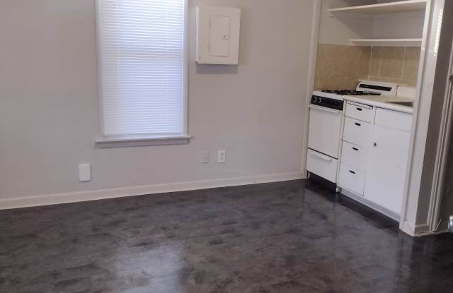 910 West 8th Street - 2