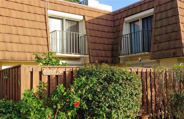 5210 Cedarbend Dr Apt 1