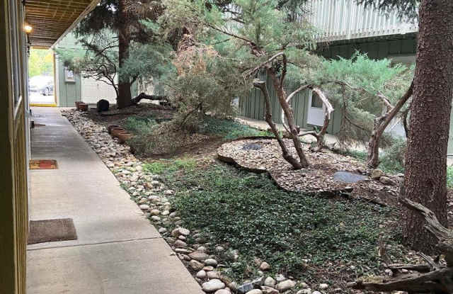 1615 Cottonwood Dr #14