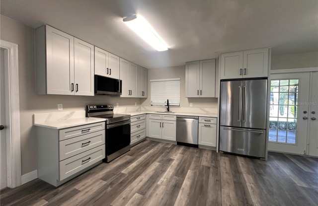 1131 ROBIN HOOD COURT