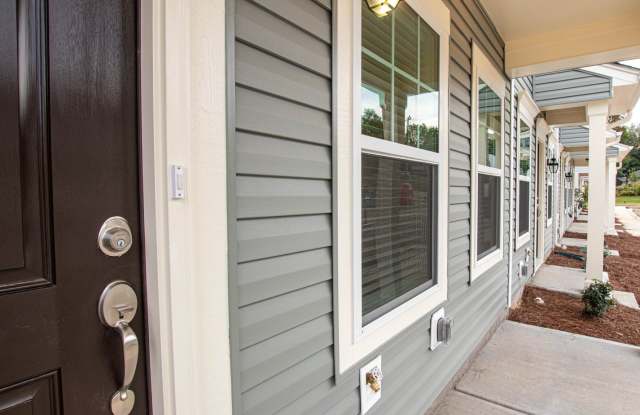 BEAUTIFUL 2 Bedroom Townhome in Midland - AVAILABLE January 2026