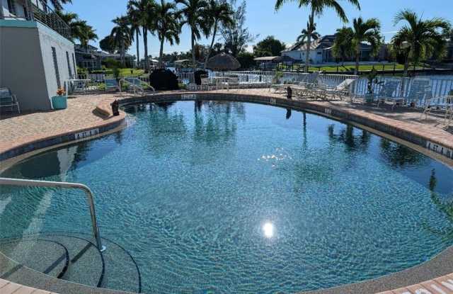 4940 Vincennes Street unit: 204