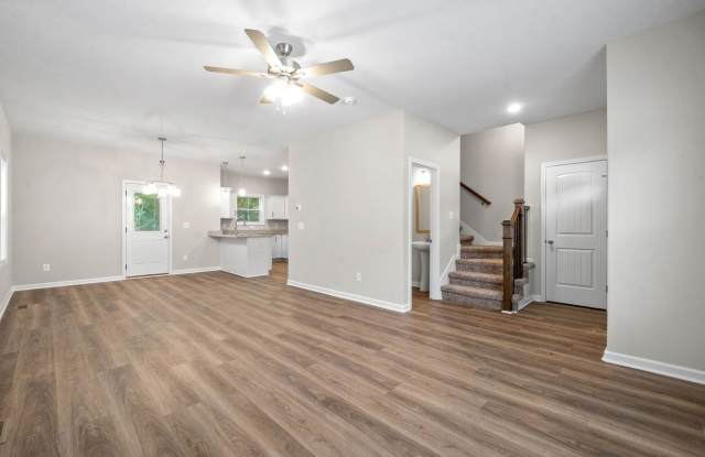 Photo of Beautiful 3 Bedroom Home For Rent Near Downtown Clarksville!