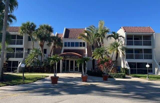 Photo of 120 Lakeview Dr