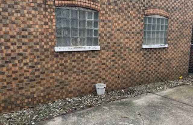 1643 East 86th Place