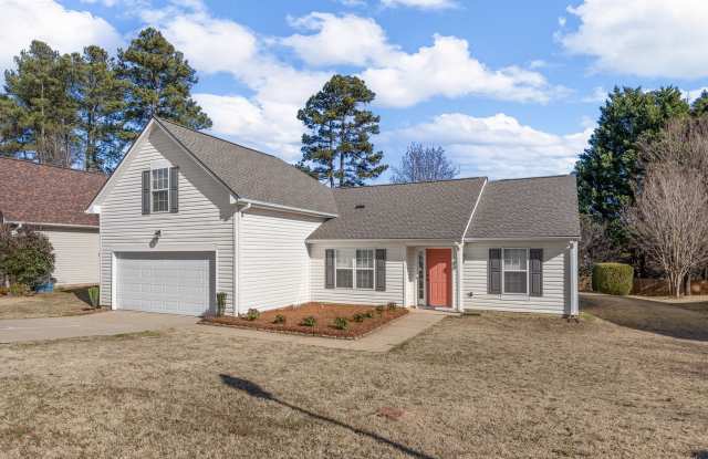 Beautiful 4 bedroom 2 bathroom house ready for you to call home!