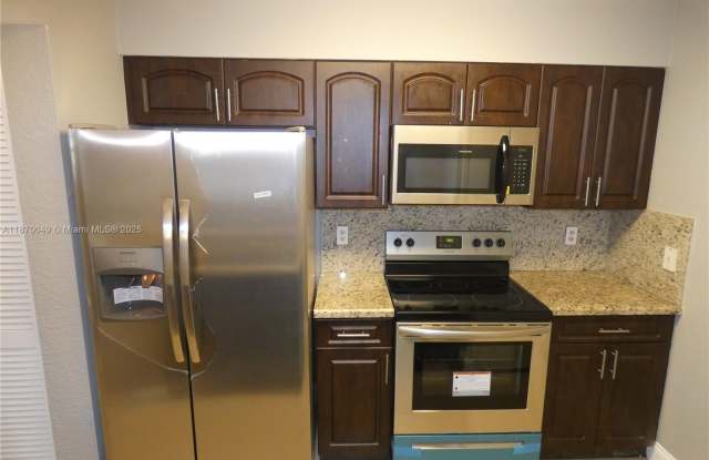 Photo of 2803 N Oakland Forest Dr