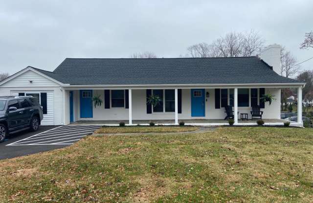 Photo of 909 S MAIN Street