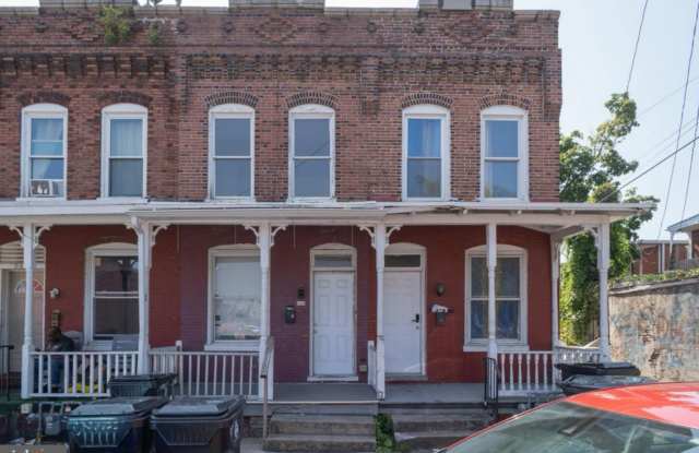 Cozy 3 Bedroom, 1 Bath Home in Harrisburg, Pa!