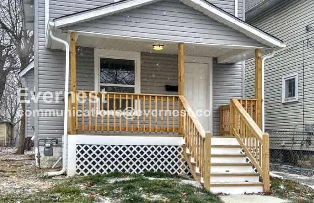 Photo of 1270 Moore Street