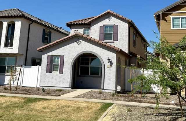 Photo of 3321 South Primrose