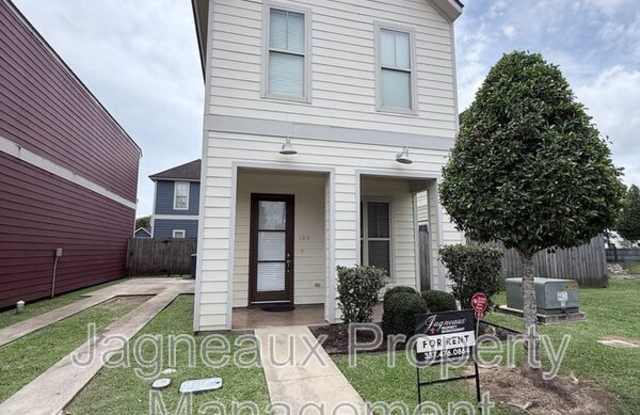 108 Shallowford Dr