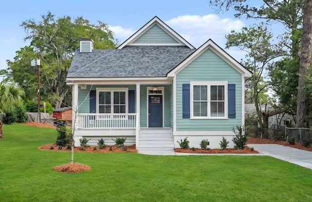 3 Bedroom Home near Parkside in Savannah