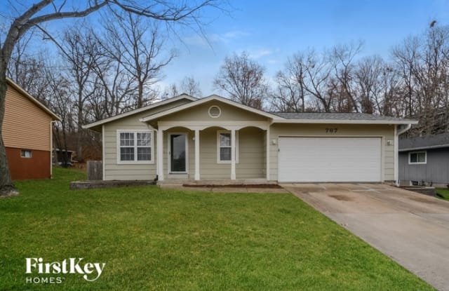 767 Crescent Woods Avenue - 767 Crescent Woods Avenue, Valley Park, MO 63088