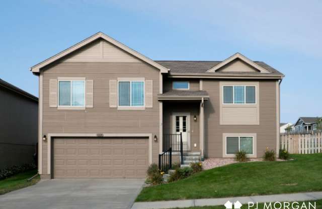 Photo of 8228 North 147th Street