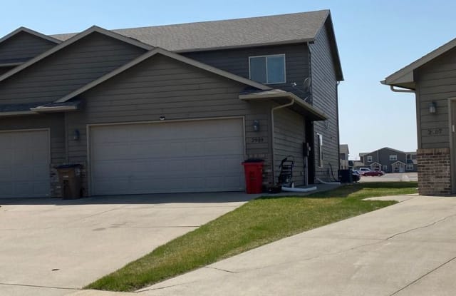 2909 S Purdue Ave - 2909 South Purdue Avenue, Sioux Falls, SD 57106