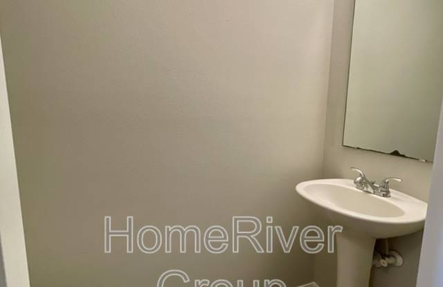 4447 Ashburn Square Dr