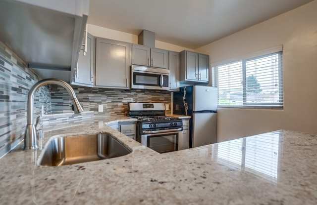 Photo of Apartments close to Downtown LA with Gym, BBQ Area, Laundry Facilities and More!