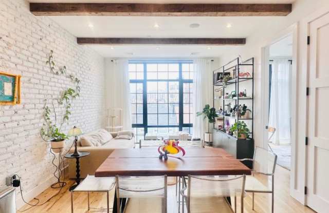 Photo of 42 Devoe Street