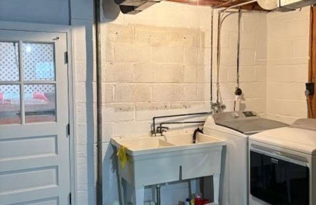 Photo of 5303 GLENWOOD Road