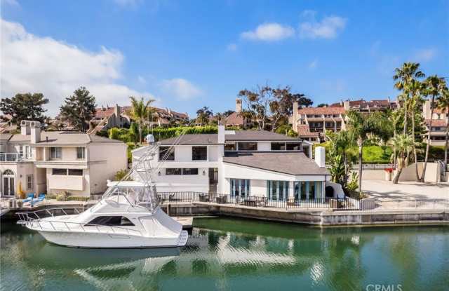 727 Bayside Drive
