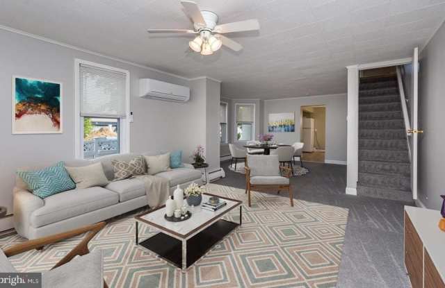 334 E CONESTOGA ROAD