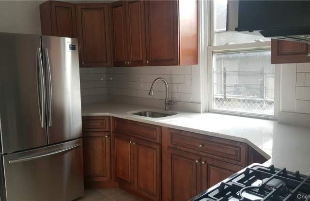 14-16 Horton Avenue unit: 1St Floor