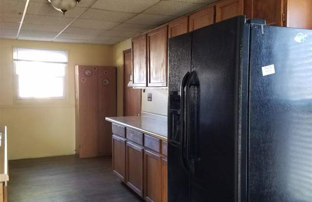 734 East Shawnee Street