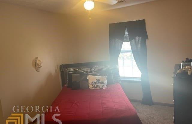 971 Hewlett Street unit: 2A