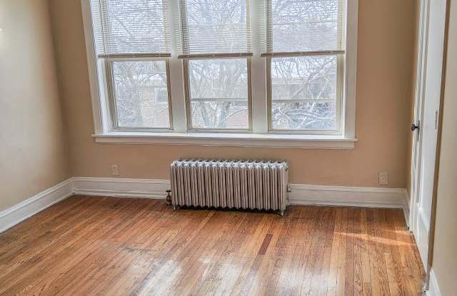 4782 North Elston