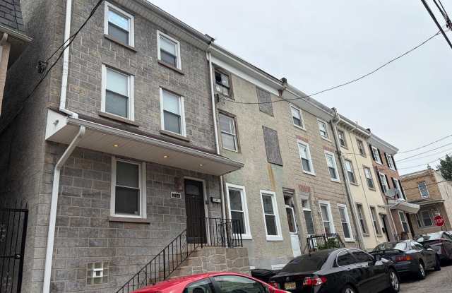 214 GRAPE Street
