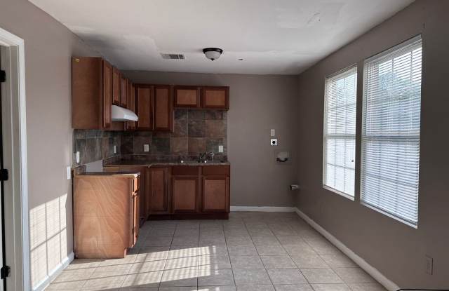 1st MONTH RENT FREE