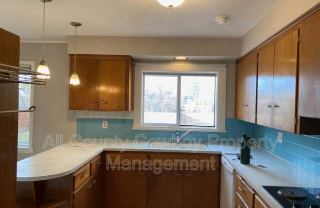 2115 E. Sheridan St.