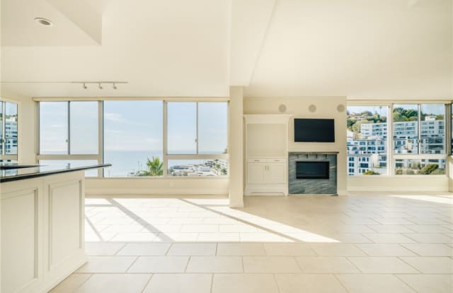 17352 Sunset Boulevard