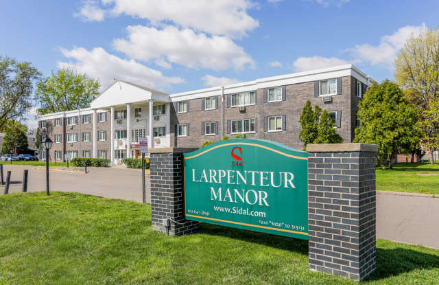 Larpenteur Manor Apartments