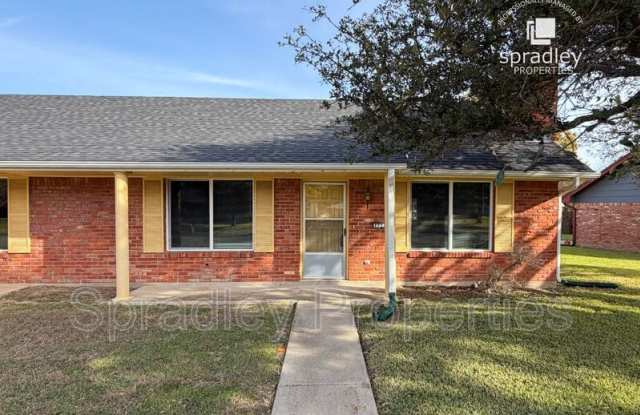 Photo of 803 Apache Dr